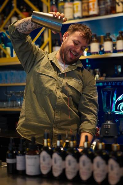 Cours de mixologie dans un bar privatisable à Nantes